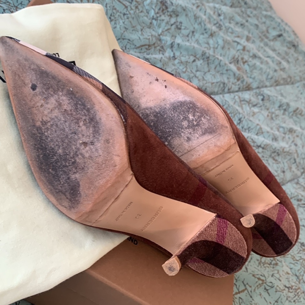 Burberry Brown Heels with Stiletto Design - Picture 5 of 5